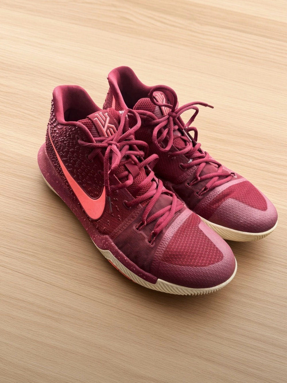 Nike Kyrie 3 Men’s Size 12 Team Red Burgundy Basketball